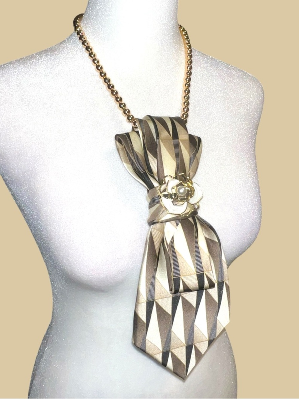 Geometric Pattern Gold & Brown Statement Pendant necktie Necklace - Picture 4 of 5
